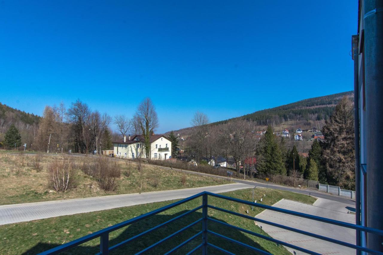Apartamenty Izerskie - Ul. Cicha 13H-I Świeradów-Zdrój エクステリア 写真